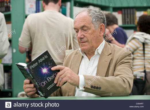 peter-atkins-autore-e-professore-di-chimica-nella-